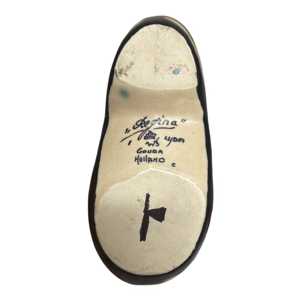 Royal Gouda Holland Regina Hand Painted Ceramic Dutch Clog Shoe Collectible - Picture 5 of 6
